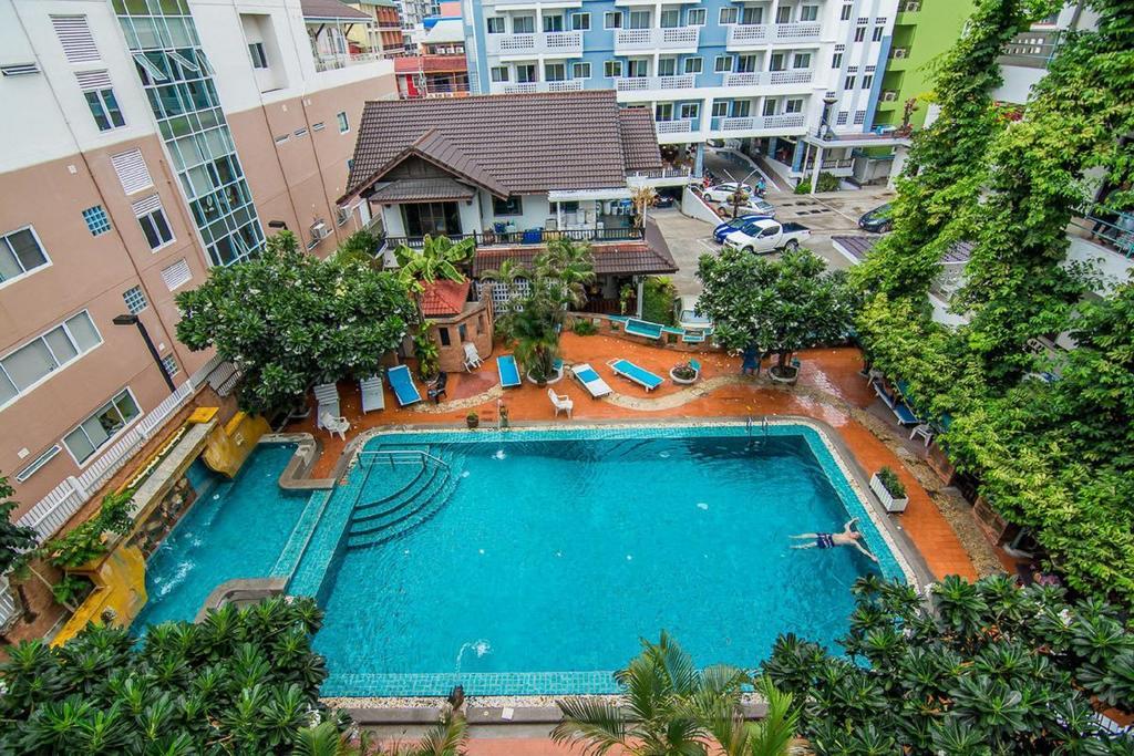 Sutus Court 4 Hotel Pattaya Luaran gambar