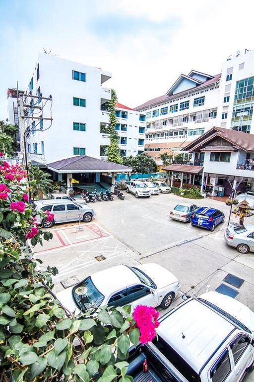 Sutus Court 4 Hotel Pattaya Luaran gambar