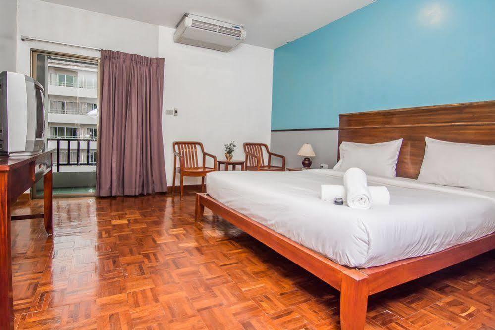 Sutus Court 4 Hotel Pattaya Luaran gambar