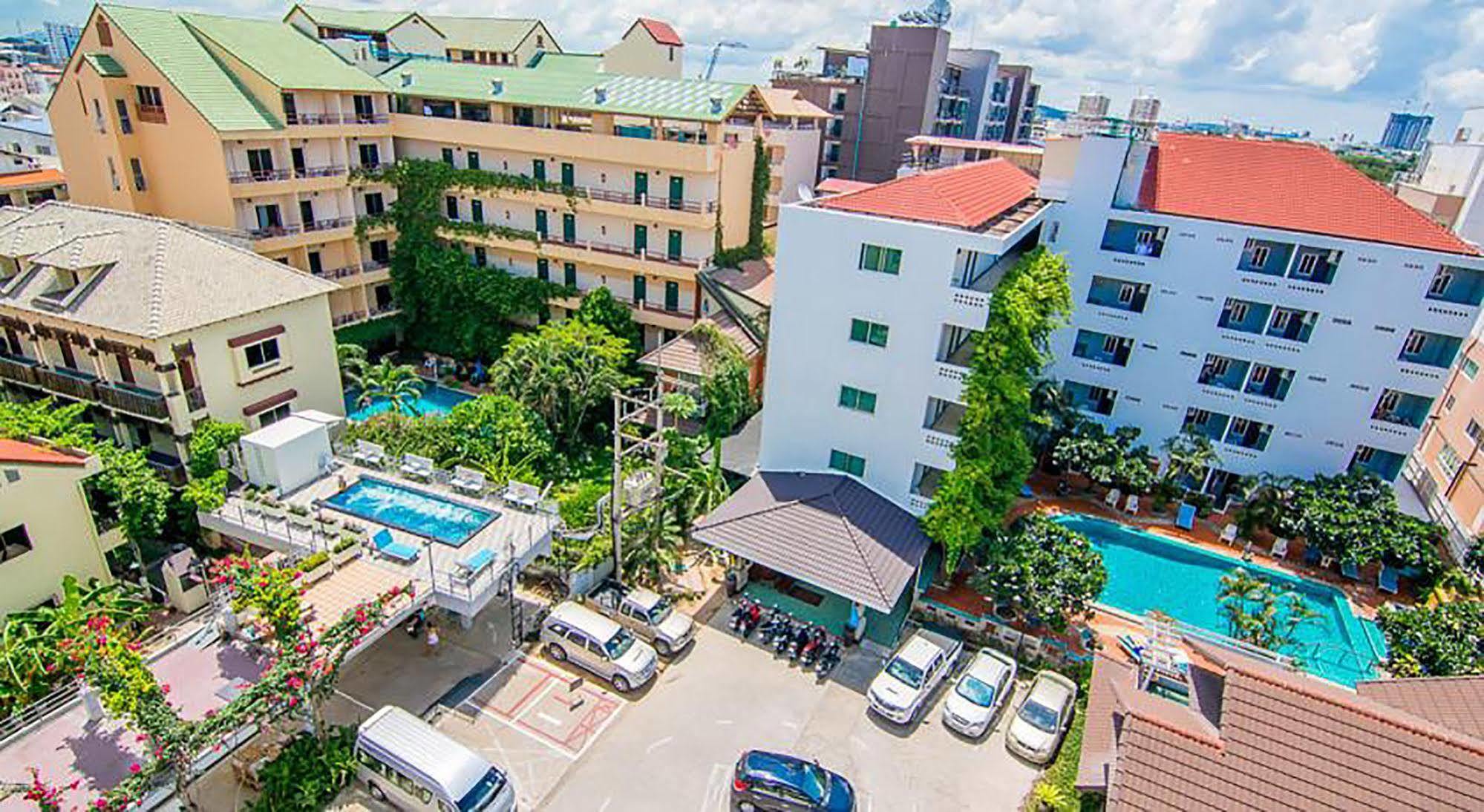 Sutus Court 4 Hotel Pattaya Luaran gambar