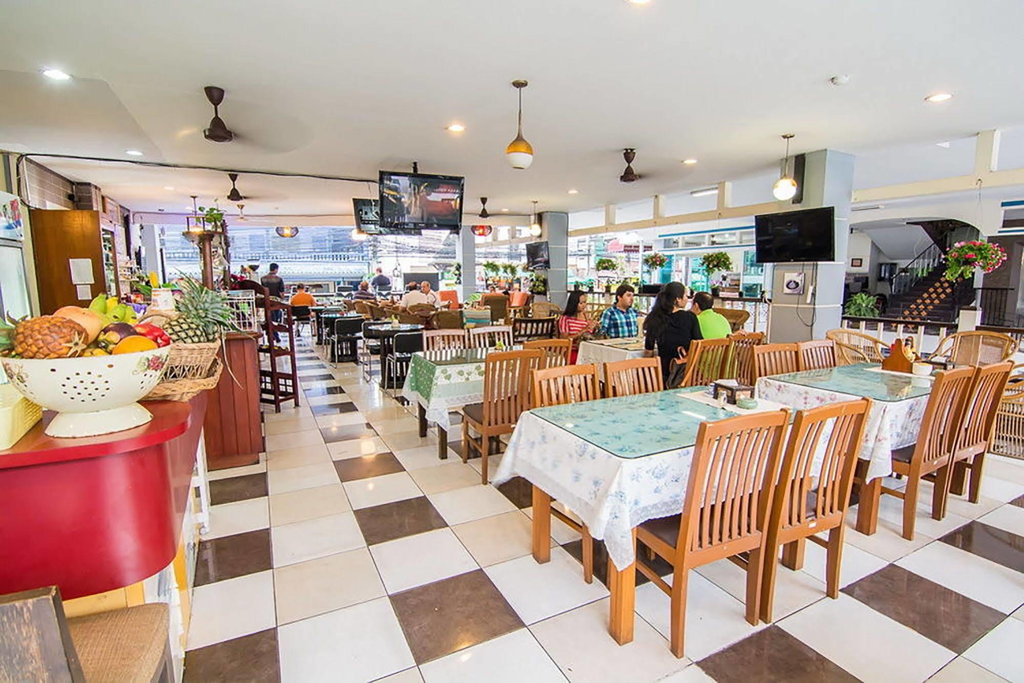 Sutus Court 4 Hotel Pattaya Luaran gambar