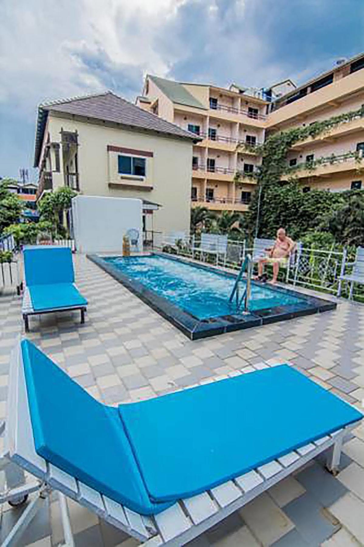 Sutus Court 4 Hotel Pattaya Luaran gambar